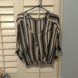 Long sleeve shirt with pom pom sleeves